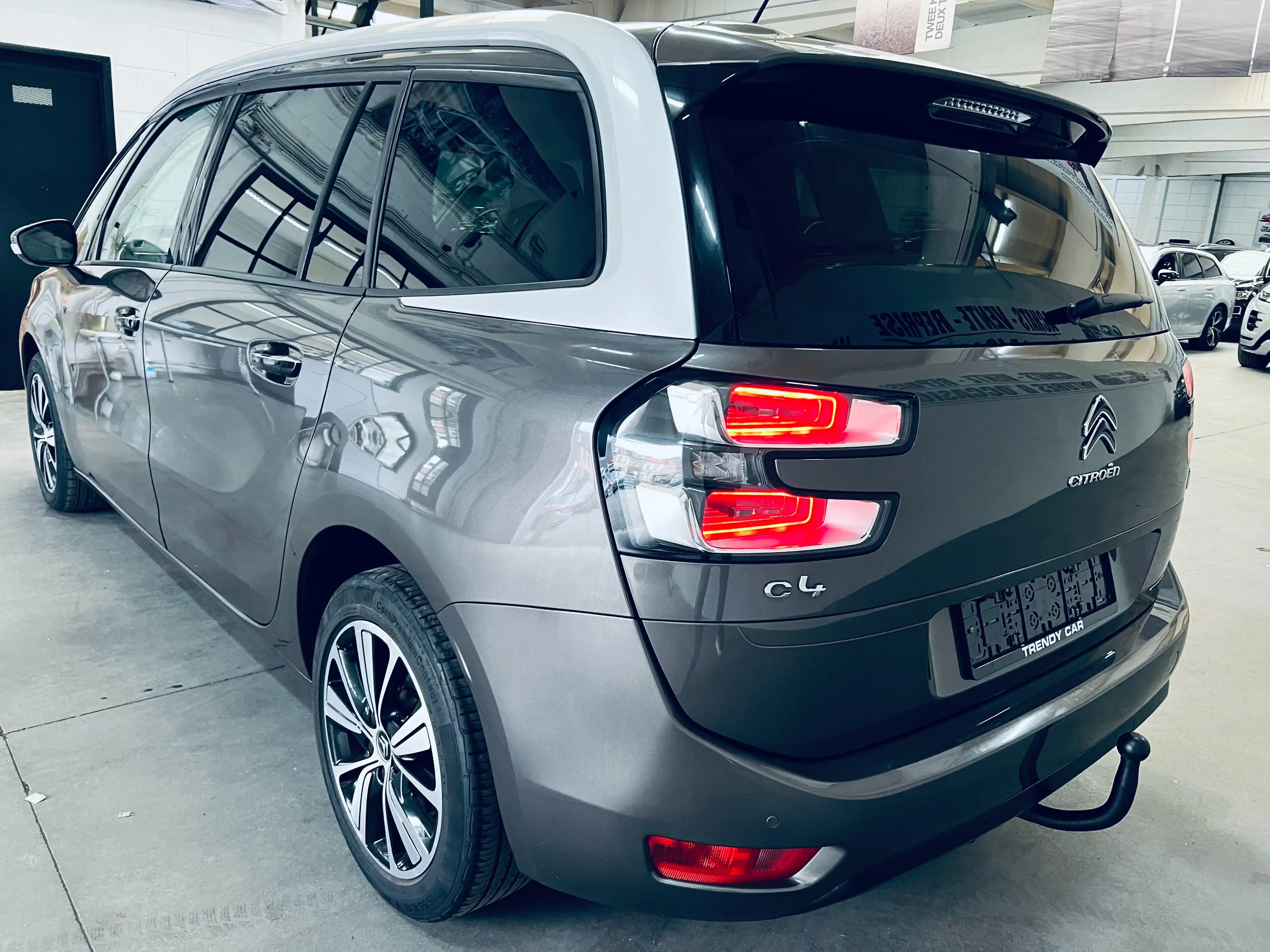 Citroen Grand C4 Picasso 1.2 PureTech Feel S+7PL+GPS+CAMERA+CARNET+CARPASS — photo 2