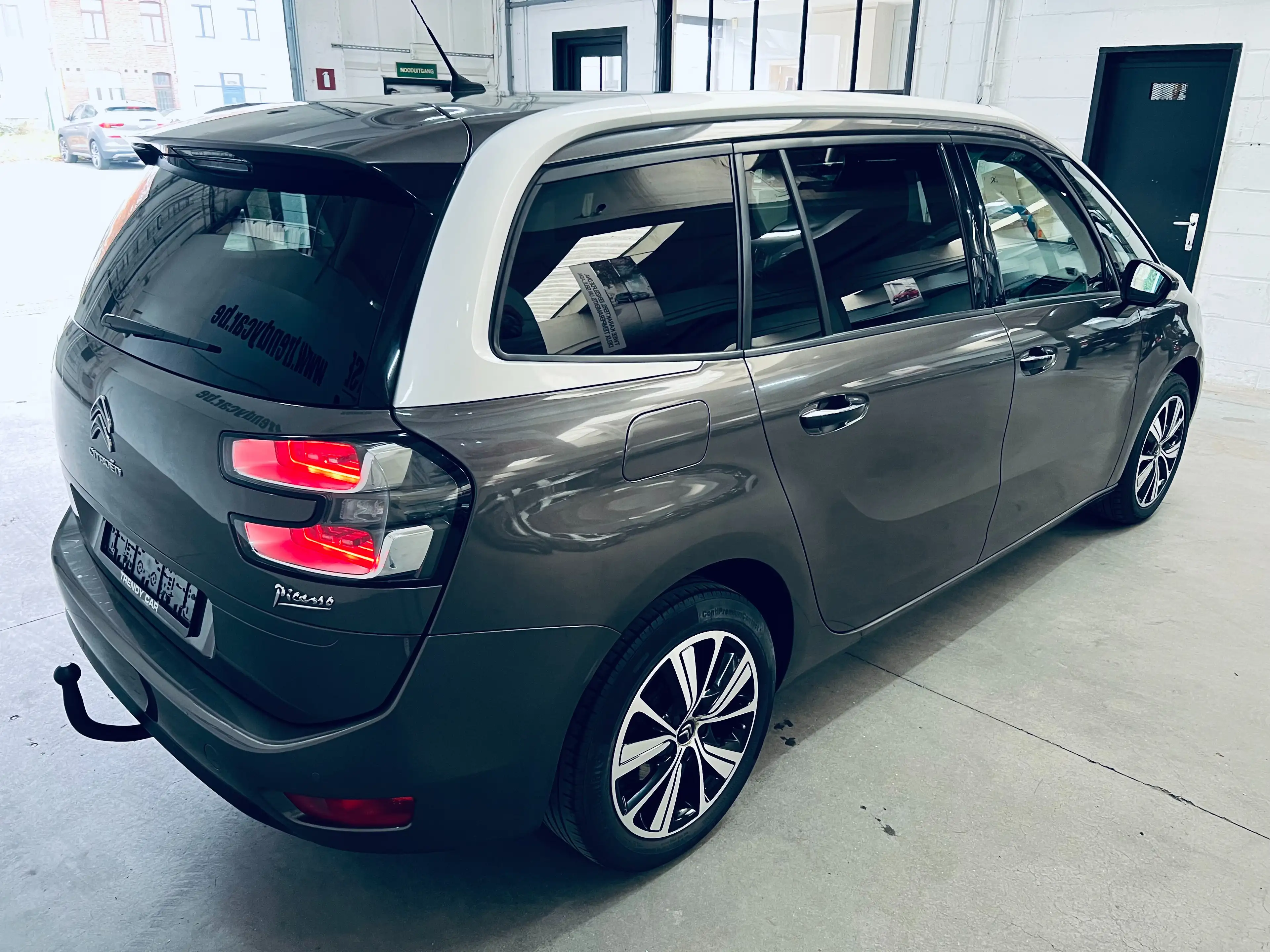Citroen Grand C4 Picasso 1.2 PureTech Feel S+7PL+GPS+CAMERA+CARNET+CARPASS — photo 4