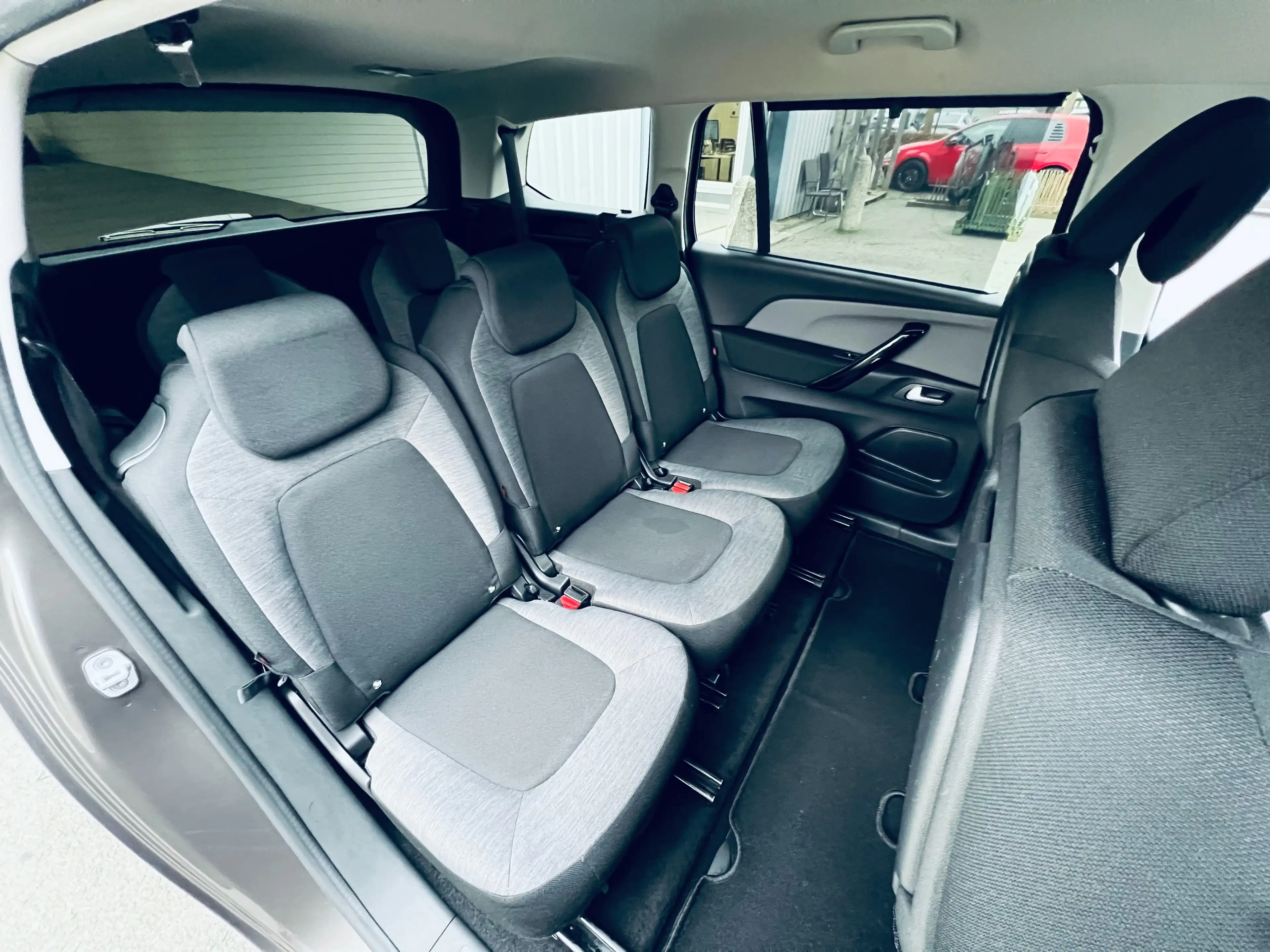 Citroen Grand C4 Picasso 1.2 PureTech Feel S+7PL+GPS+CAMERA+CARNET+CARPASS — photo 12