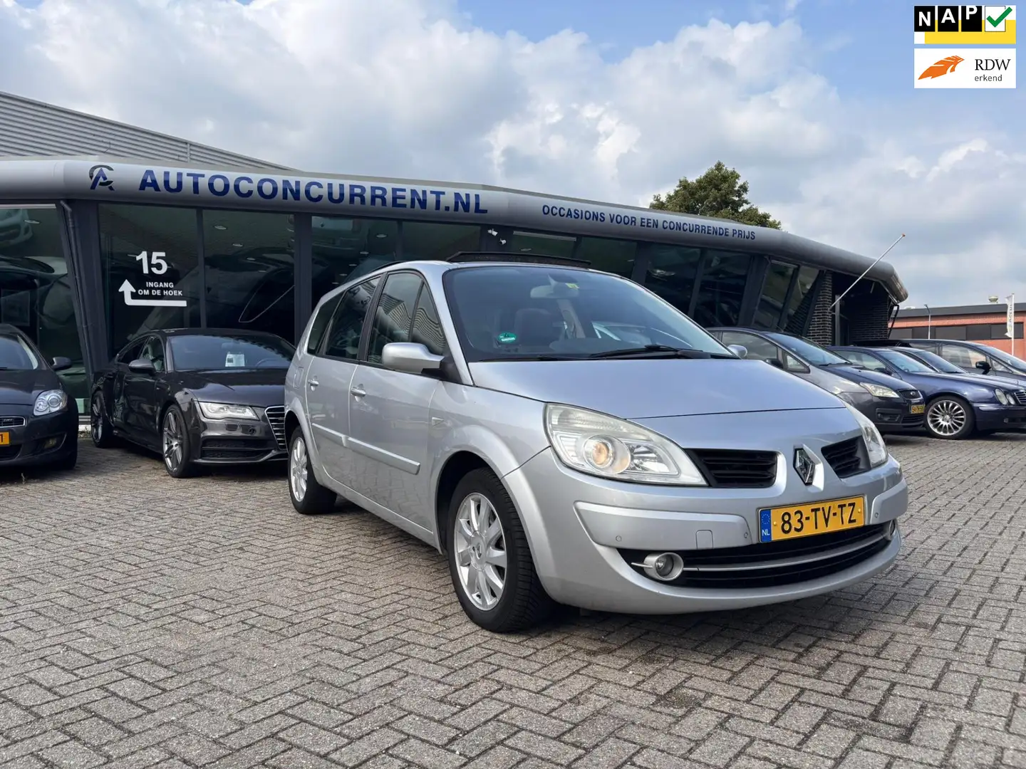Renault Grand Scenic 2.0-16V Tech Line, Automaat, Navi, Pano, Inruil mo Grau - 1