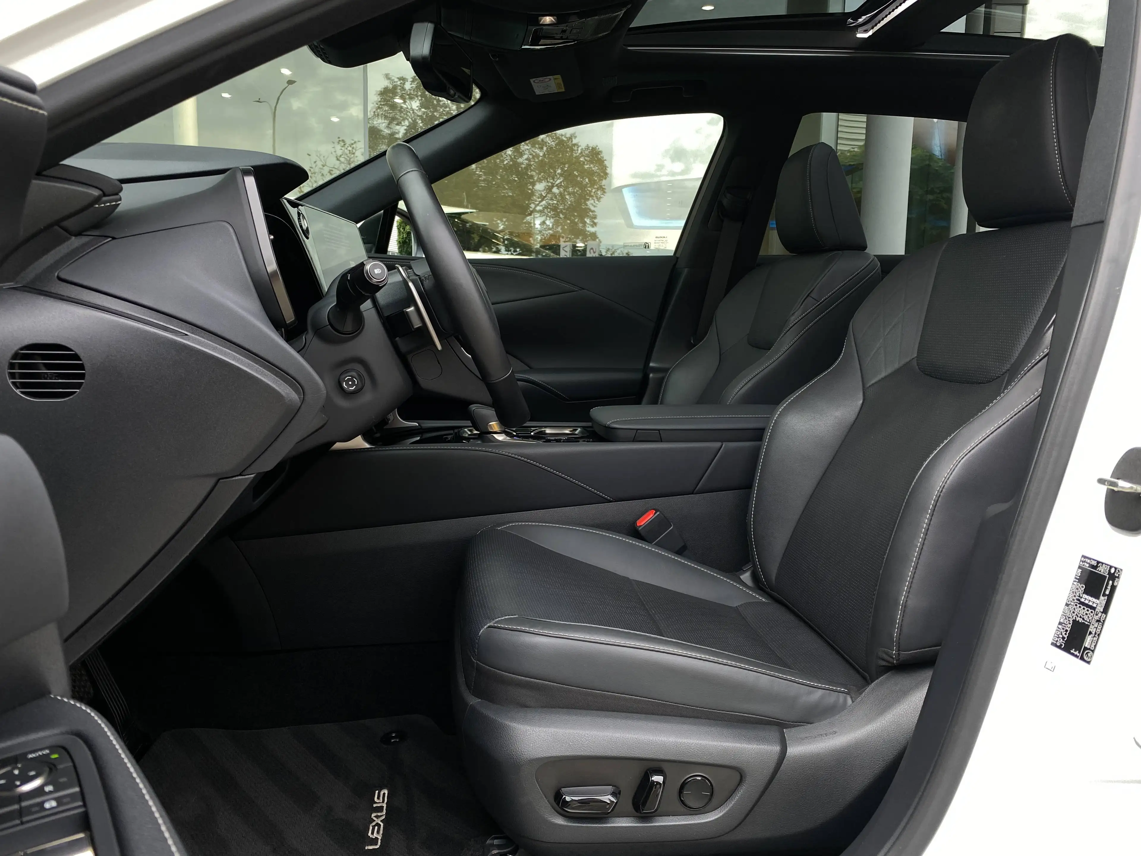 Lexus RX 450h RX 450h+ Executive Line PLUG IN 2.5i AWD E-CVT — photo 13