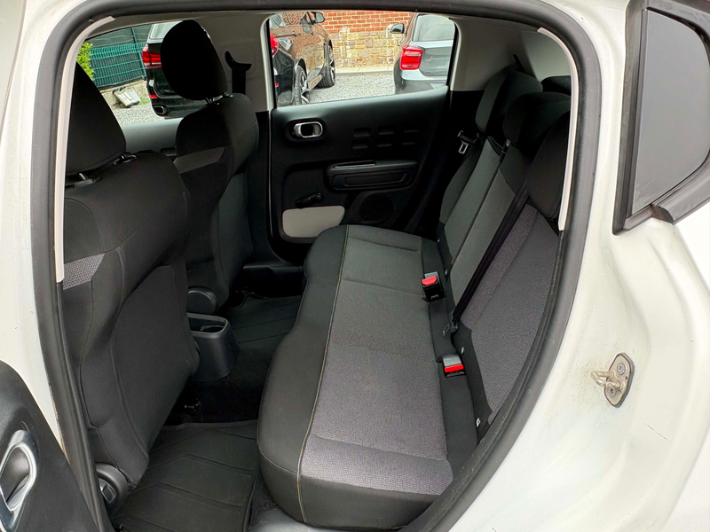 Citroen C3 Airbump-1.2i-Euro6b-Gps-Cruise Control-Apple CarPlay-Lane Assist-New Pneus... — photo 8