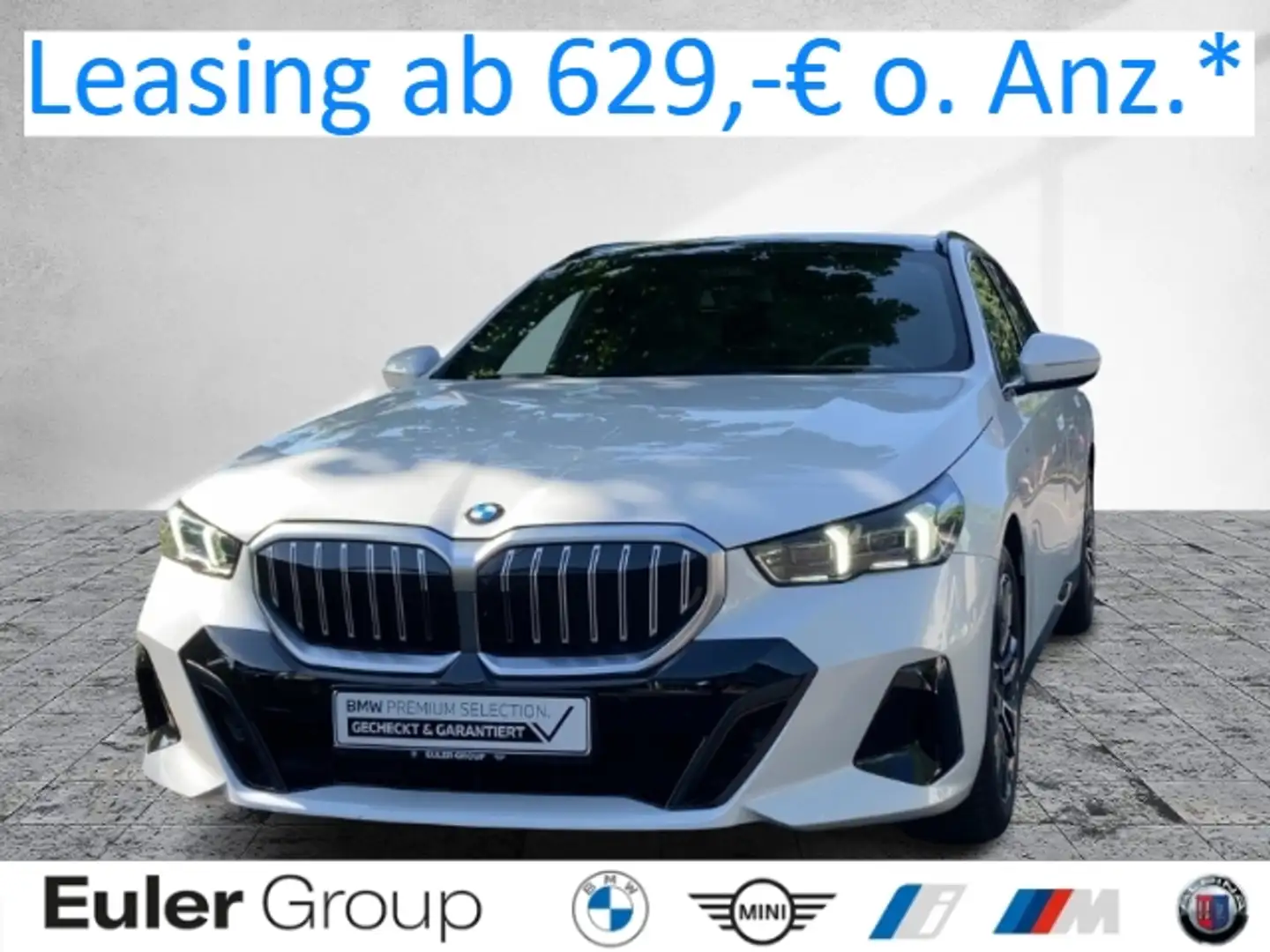 BMW 520 d Touring M Sport Pano AHK StandHzg Travel+Comf. H Weiß - 1