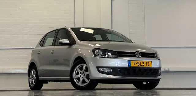 Volkswagen Polo view 2