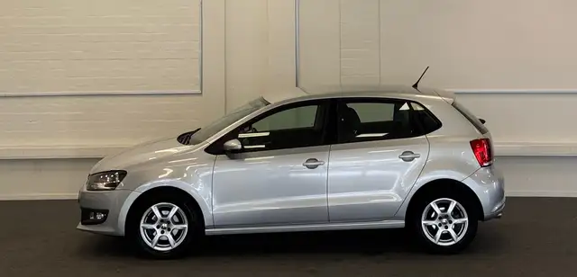 Volkswagen Polo view 4