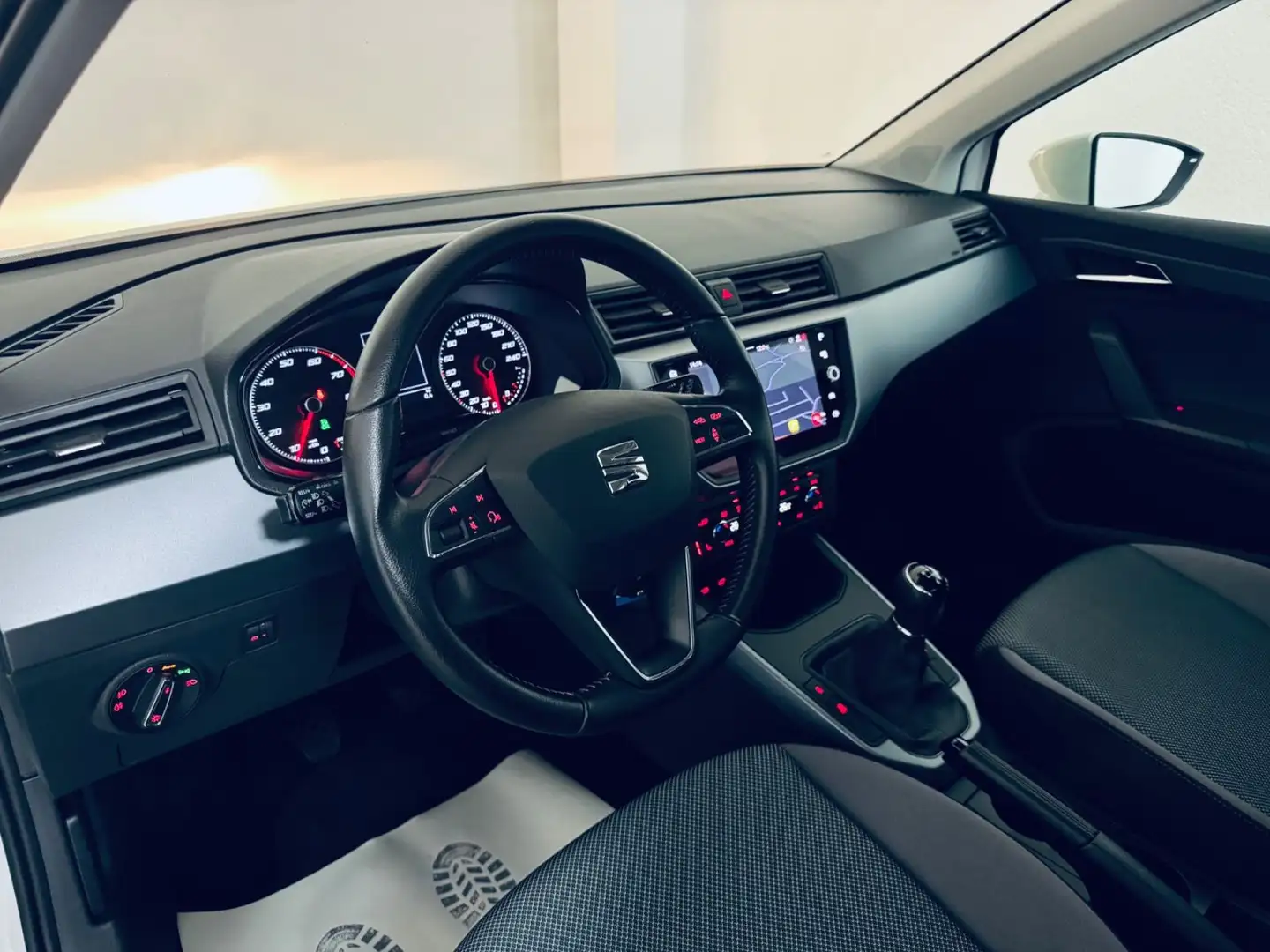 SEAT Arona Style 1.0 TGI * 1.HAND * R-KAMERA * NAVI Bianco - 2