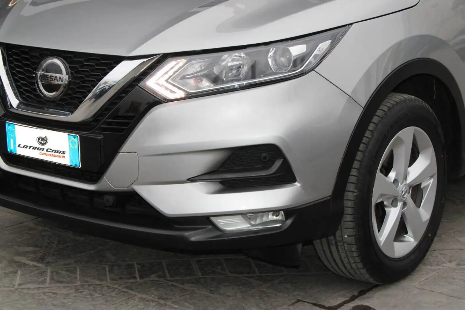 Nissan Qashqai 1.3 dig-t Business 140cv Con TELECAMERA Grey - 2
