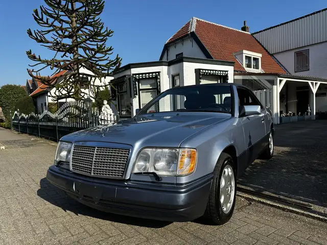 Mercedes-Benz 320 (W124) Cabrio CE-24