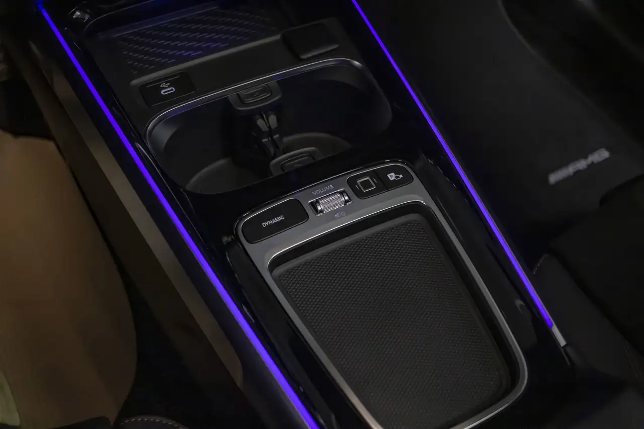 Mercedes-Benz GLB снимка Mercedes-Benz GLB