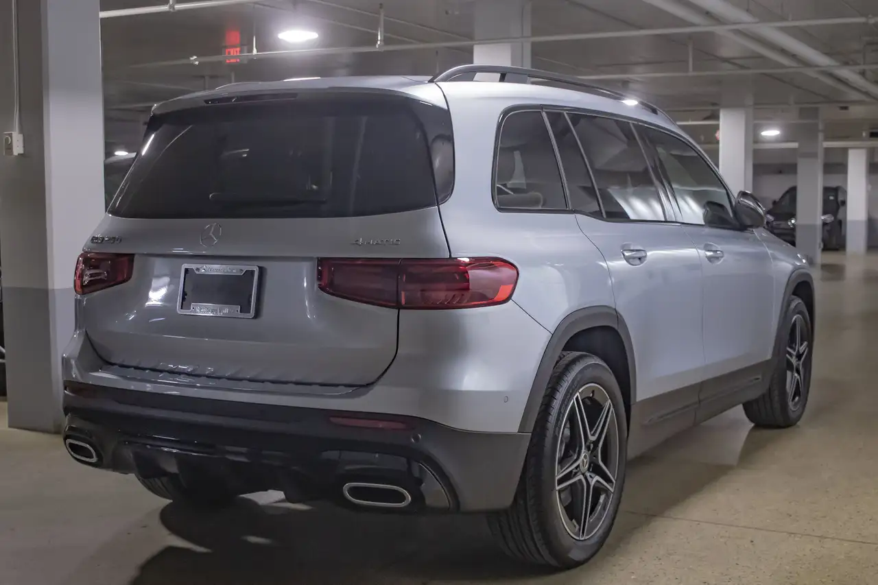Mercedes-Benz GLB снимка Mercedes-Benz GLB