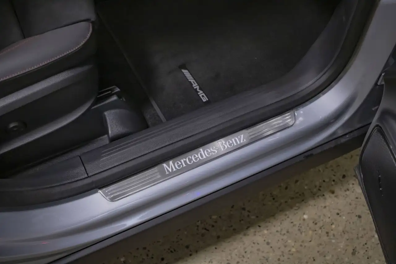 Mercedes-Benz GLB снимка Mercedes-Benz GLB