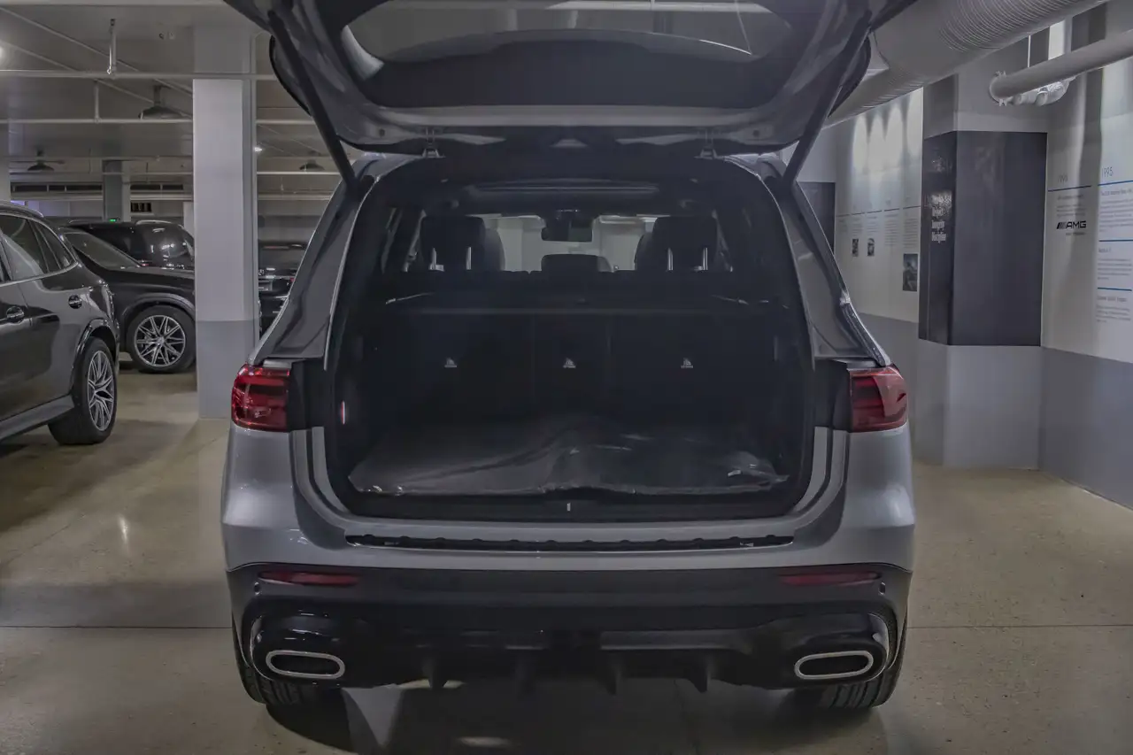 Mercedes-Benz GLB снимка Mercedes-Benz GLB