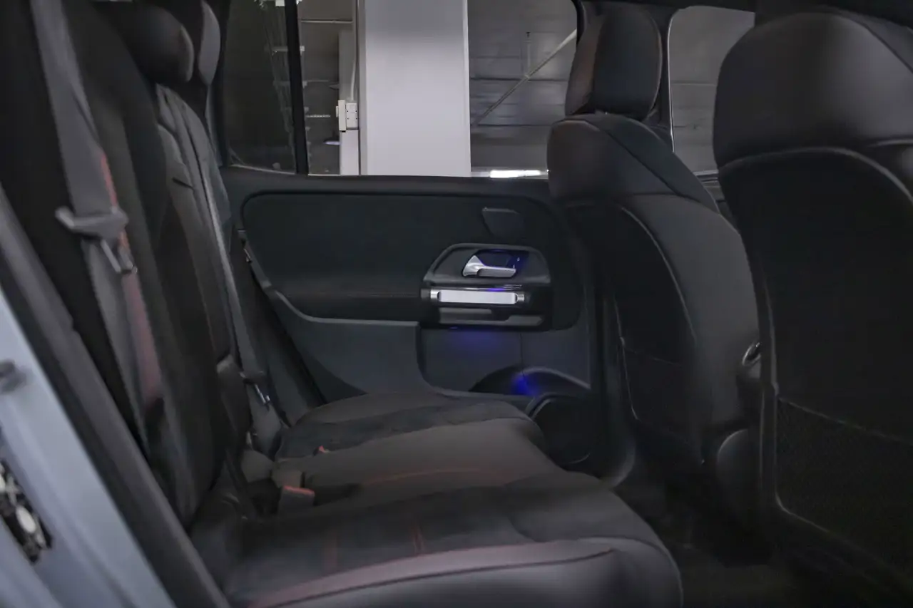 Mercedes-Benz GLB снимка Mercedes-Benz GLB