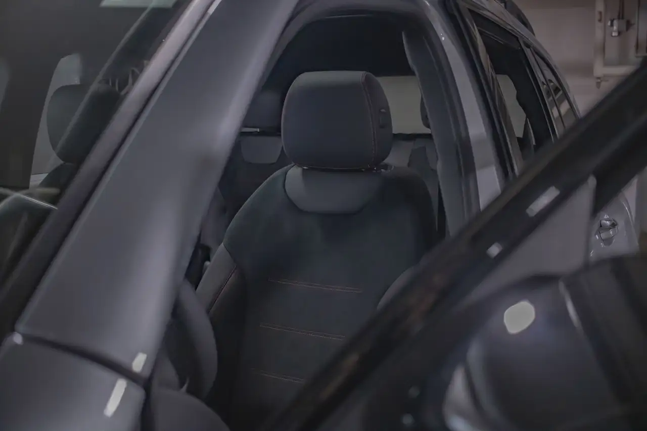 Mercedes-Benz GLB снимка Mercedes-Benz GLB