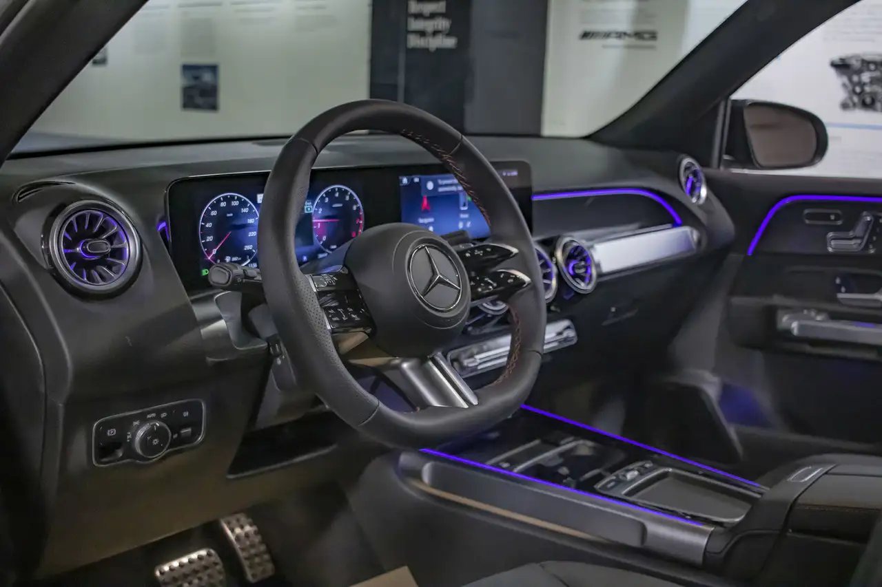 Mercedes-Benz GLB снимка Mercedes-Benz GLB