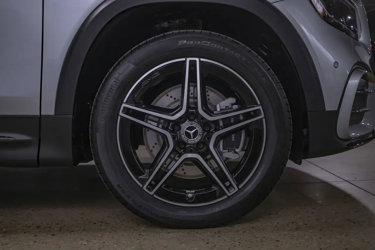 Mercedes-Benz GLB снимка Mercedes-Benz GLB