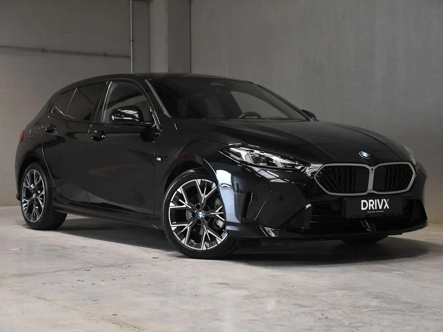 BMW 120 120 Aut. M-Sport / HUD / 360° / KEY LESS Zwart - 1