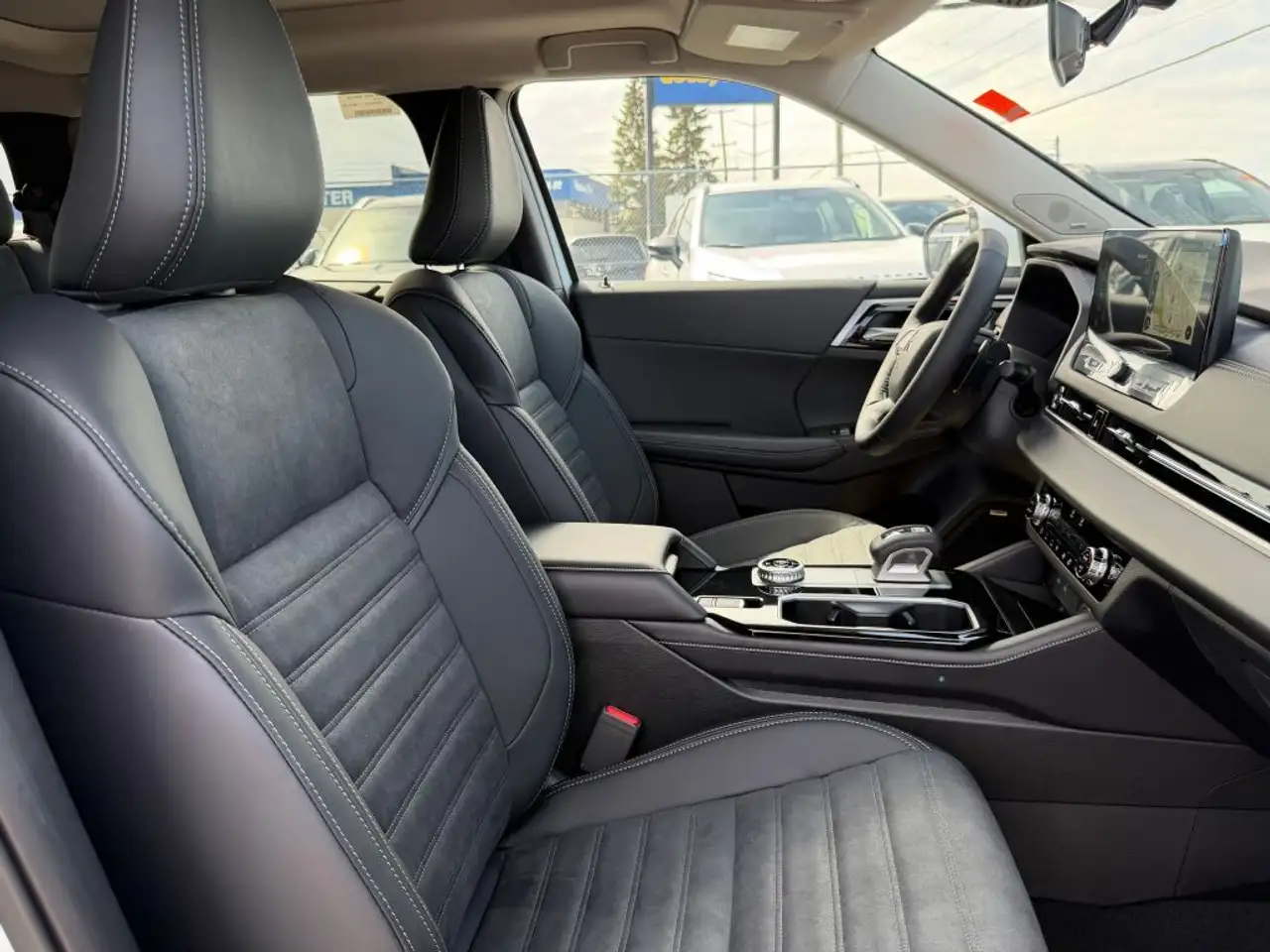 Mitsubishi Outlander снимка Mitsubishi Outlander