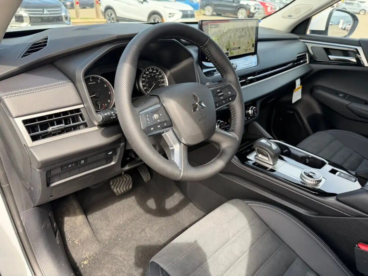 Mitsubishi Outlander снимка Mitsubishi Outlander