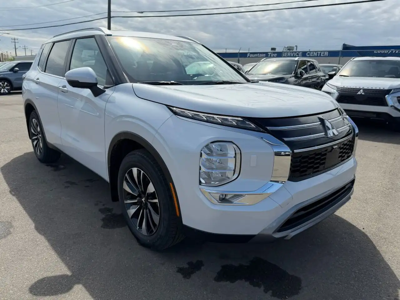 Mitsubishi Outlander снимка Mitsubishi Outlander