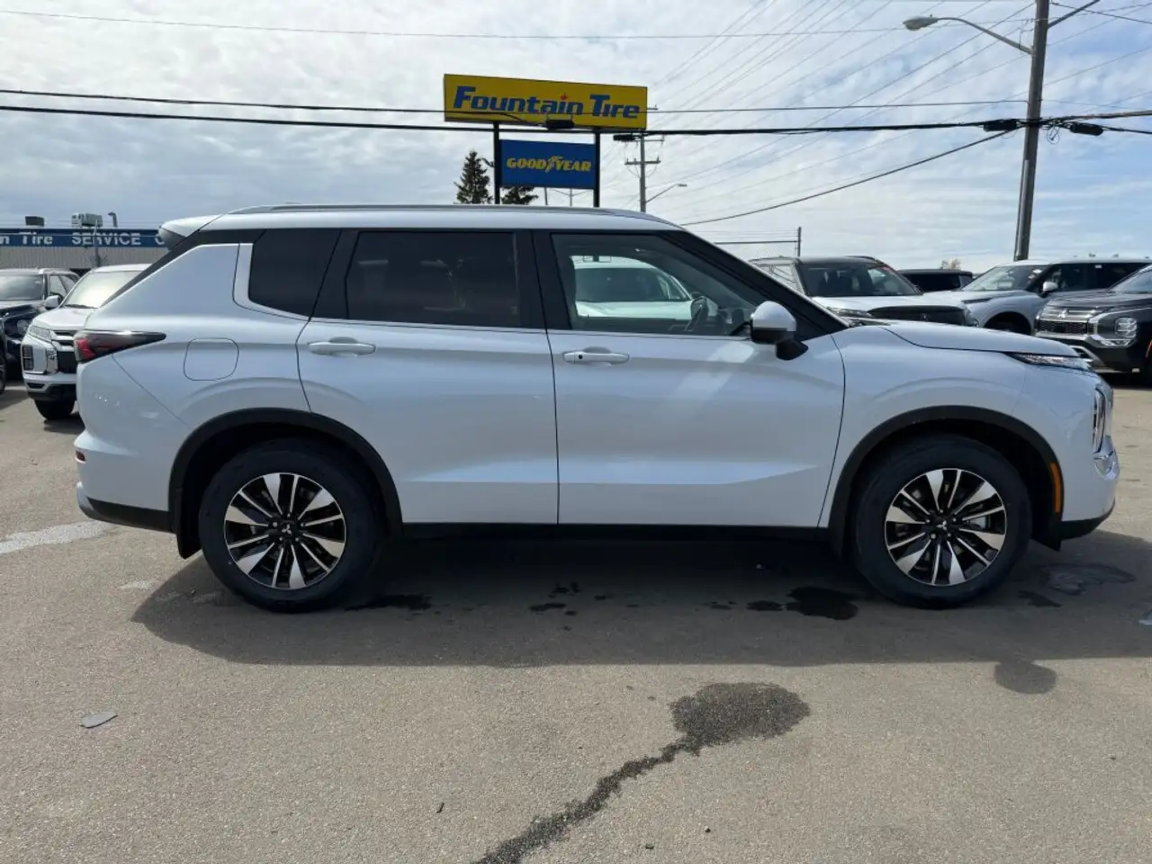 Mitsubishi Outlander снимка Mitsubishi Outlander