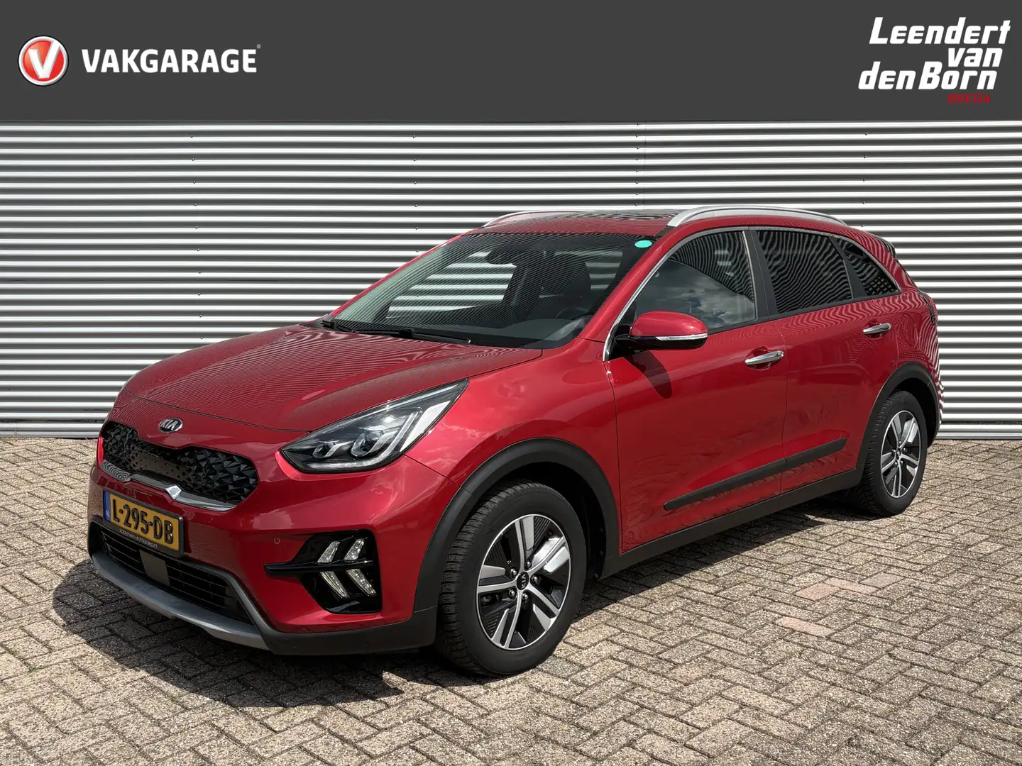 Kia Niro 1.6 GDi Hybrid ExecutiveLine AUTOMAAT | Sensoren | Rood - 1