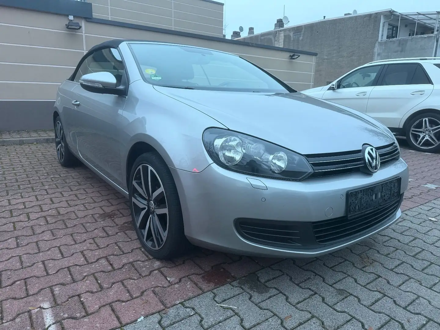 Volkswagen Golf VI Cabriolet *TÜV NEU* ALU*18 Zoll* Argent - 2