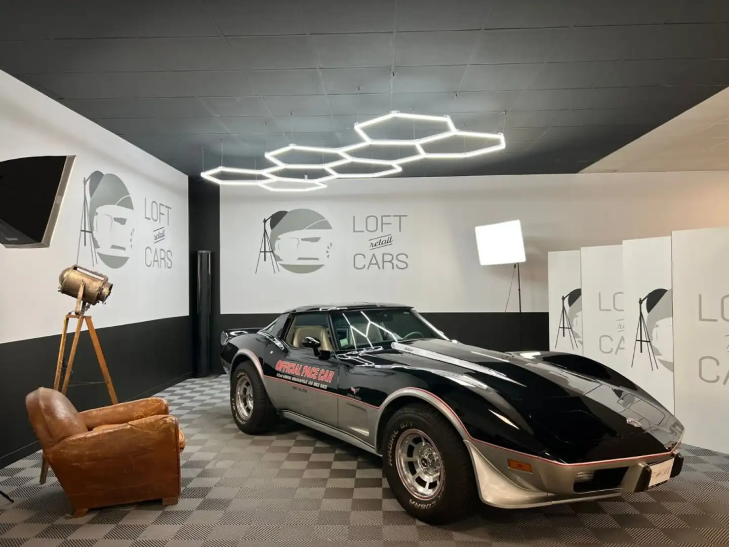 Chevrolet Corvette OFFICIAL PACE CAR 25TH 5.7 V8 350 CI PACE CAR L82 Schwarz - 1