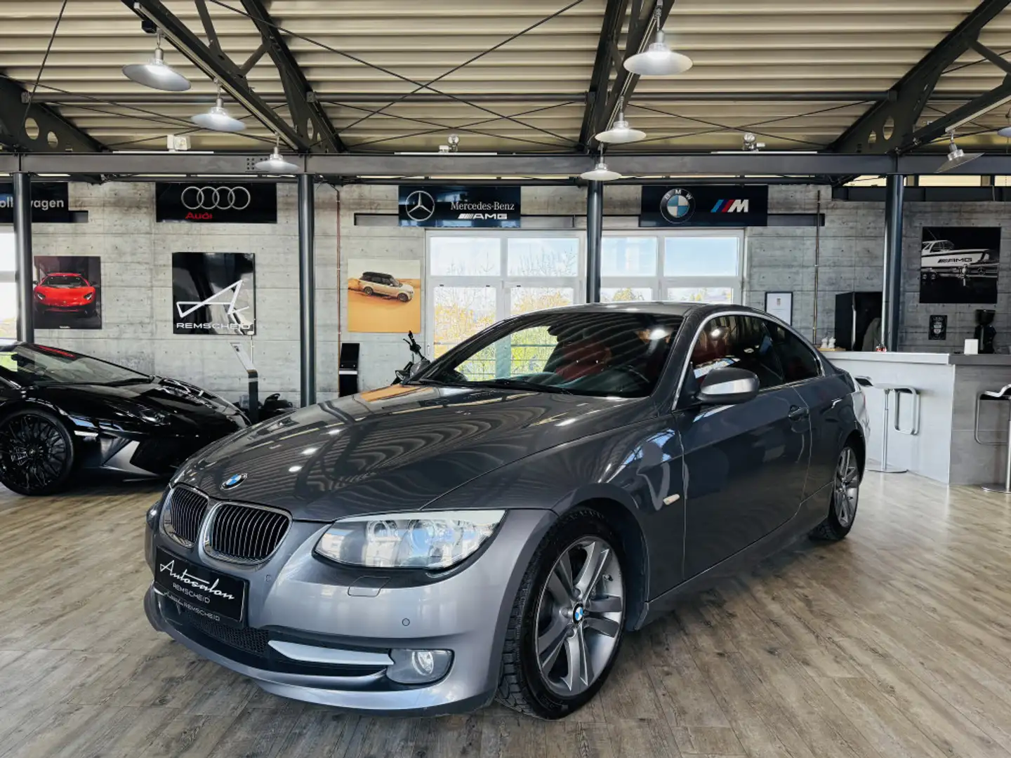 BMW 325 d Coupé*NAVI*BI-XENON*LEDER*ACC* Gris - 1