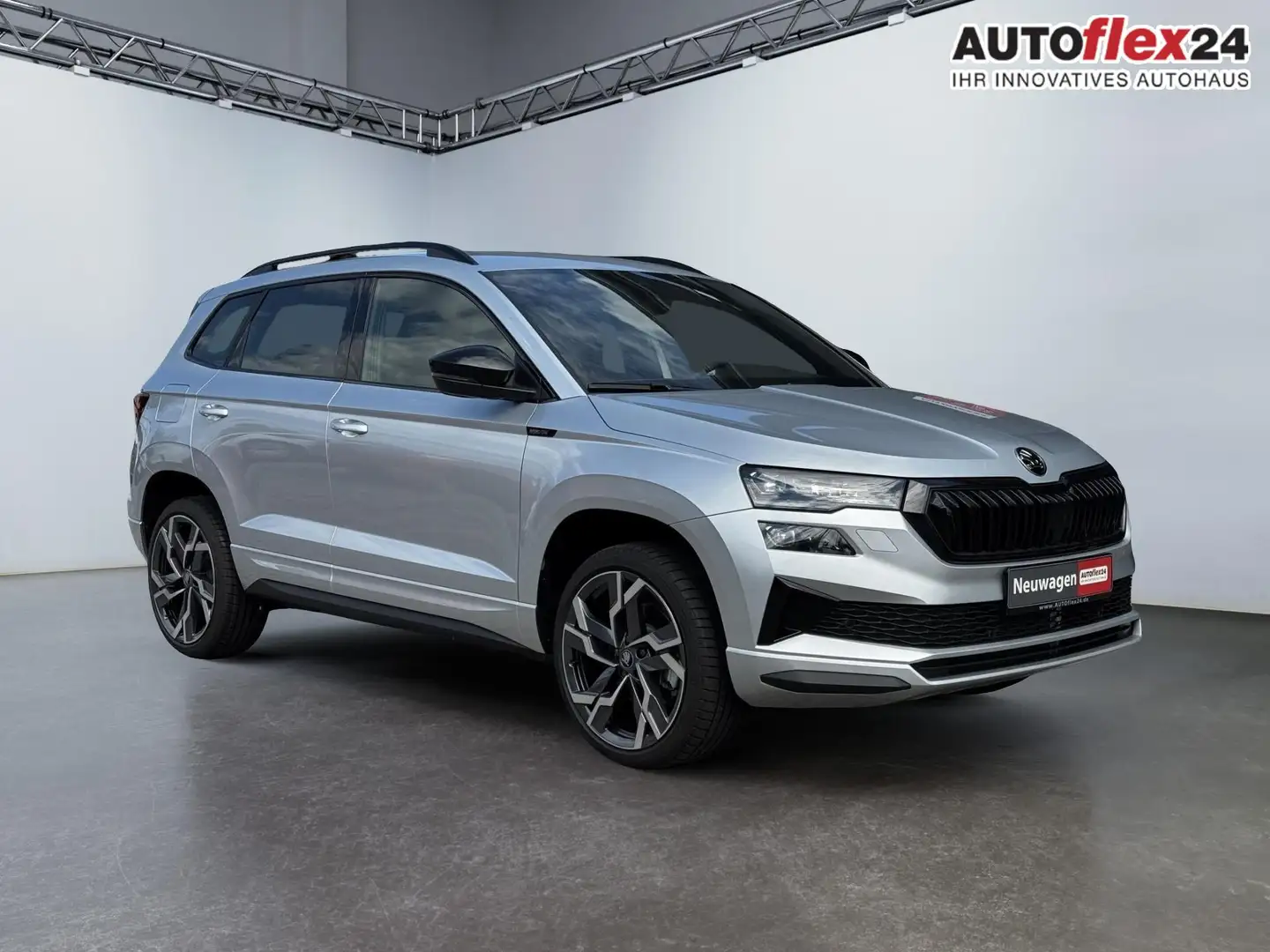 Skoda Karoq 1,5 TSI DSG Sportline 2ZKli AHK ACC Canton PDC ... Argintiu - 1