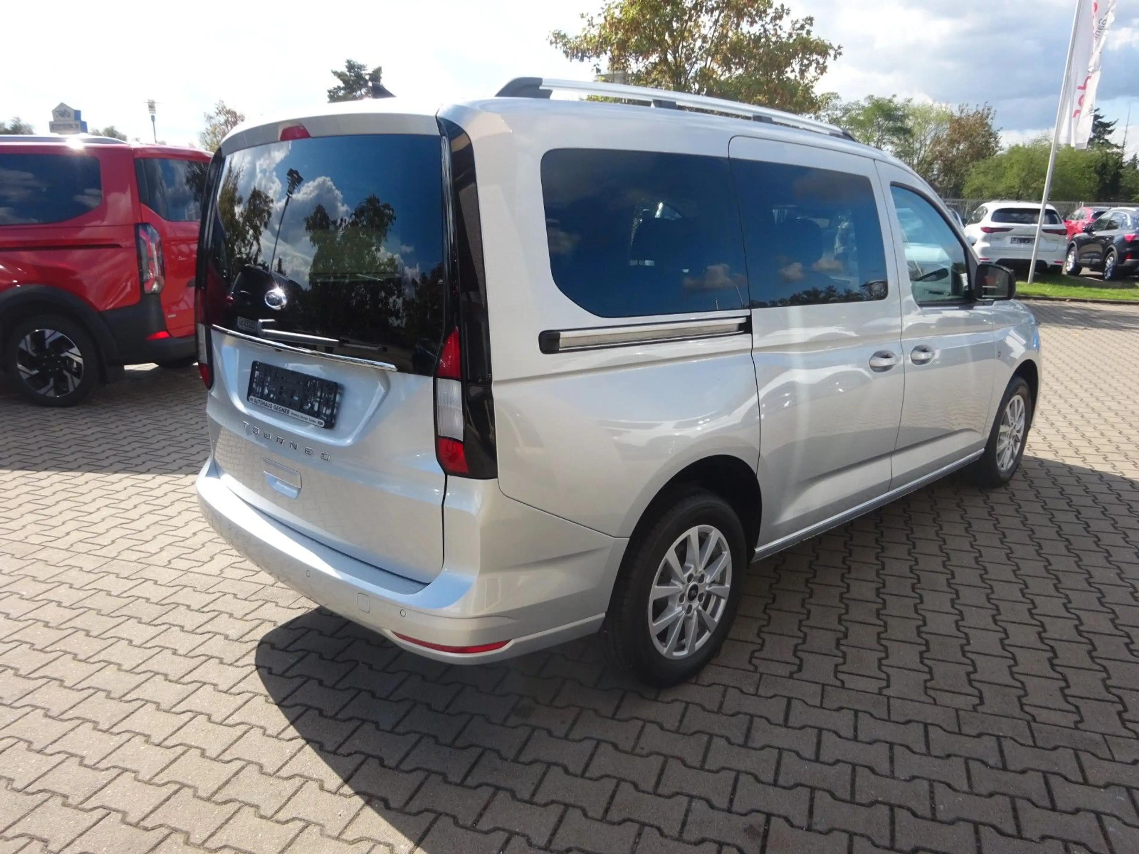 Ford Grand Tourneo Connect Titanium Aut. Kam Navi LED — photo 5