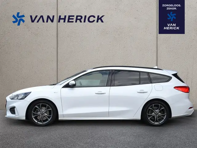 Ford Focus view 2