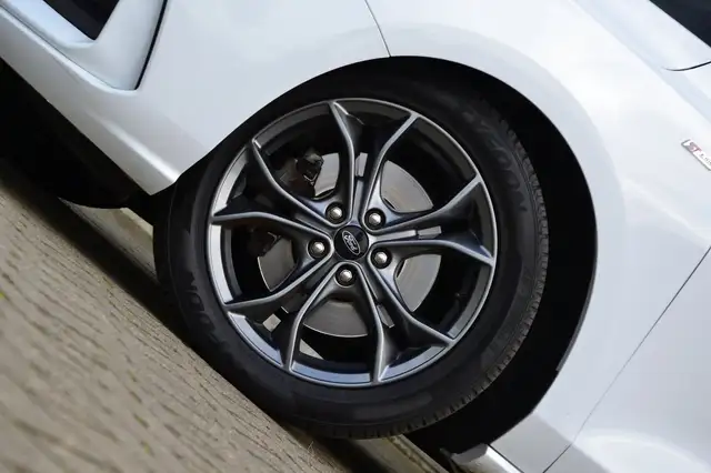 Ford Focus view 6