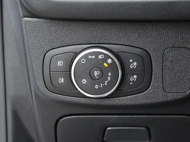 Ford Focus view 19