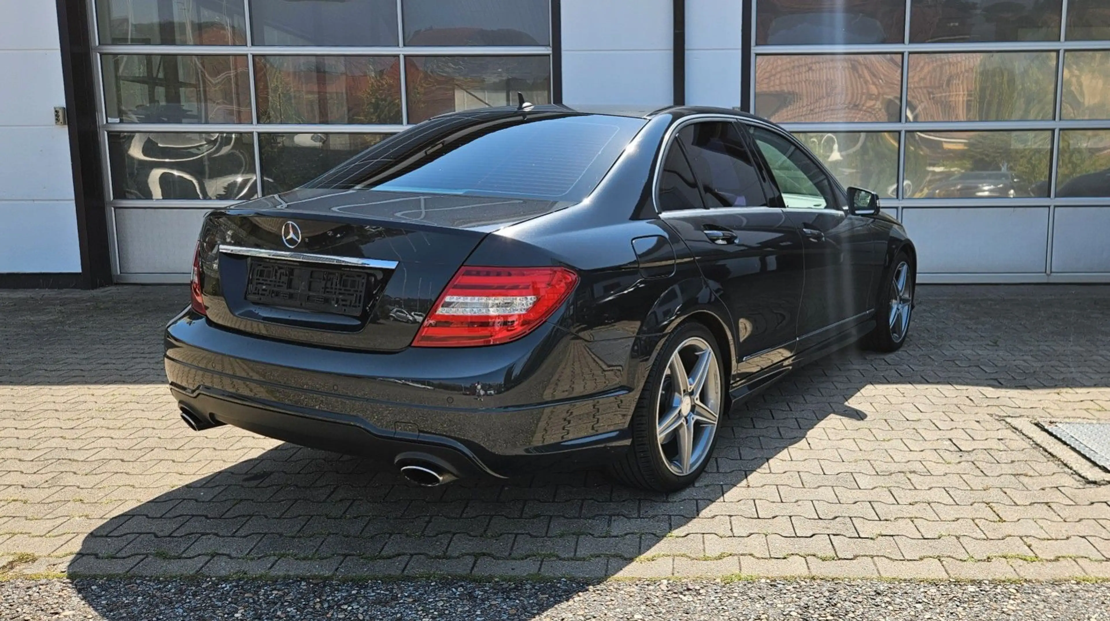 Mercedes-Benz C 350 CDI BE Limousine AMG Sport-Paket*Leder*h&k — photo 8