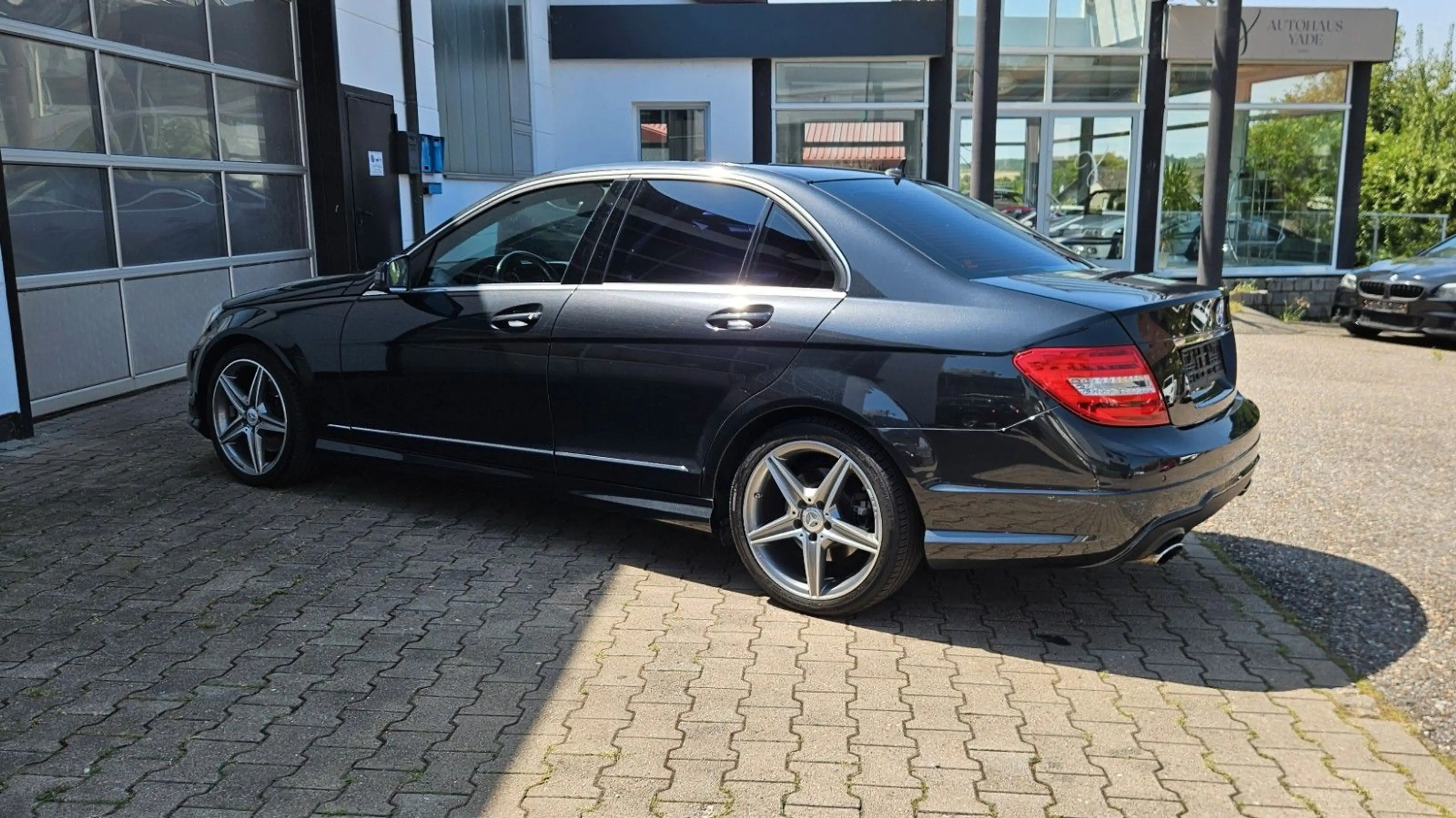 Mercedes-Benz C 350 CDI BE Limousine AMG Sport-Paket*Leder*h&k — photo 11