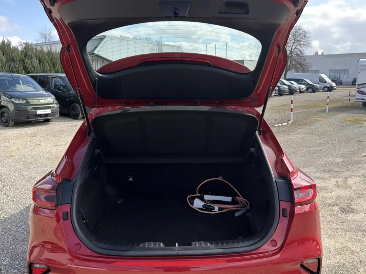 Kia XCeed Vision 1.6 PHEV DCT AHK+KOMFORT+NAV+ADVANC 14