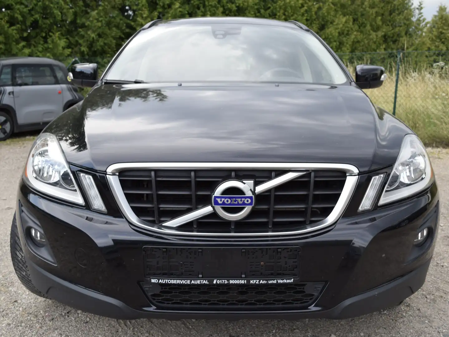 Volvo XC60 MomentumDrive/NAVI/ALLWETTER/AHK/RELING/TÜV6/26 Noir - 1