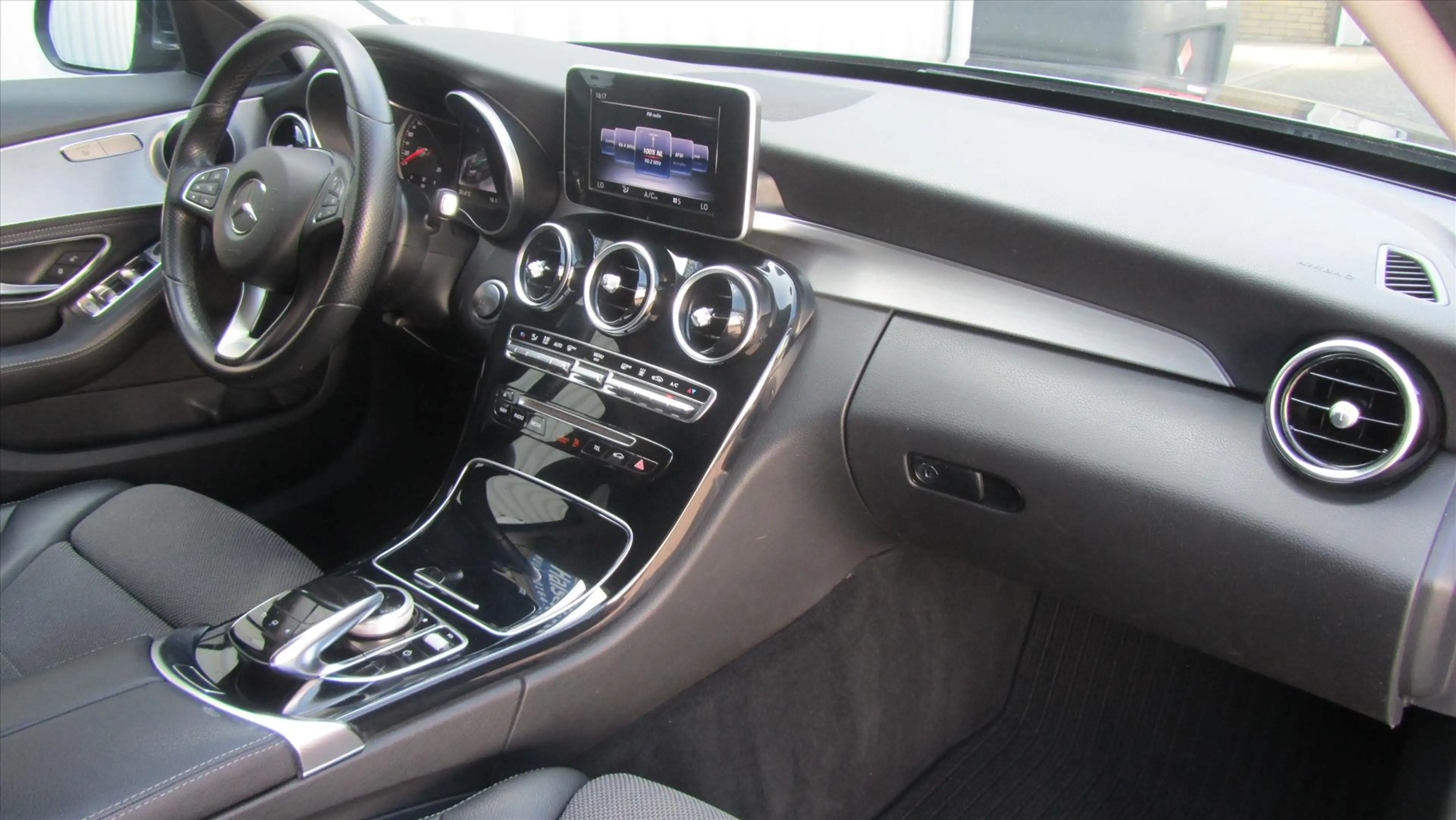 Mercedes-Benz C 350 Estate C350 e PLUG-IN HYBRID 279pk 7G-T — photo 12