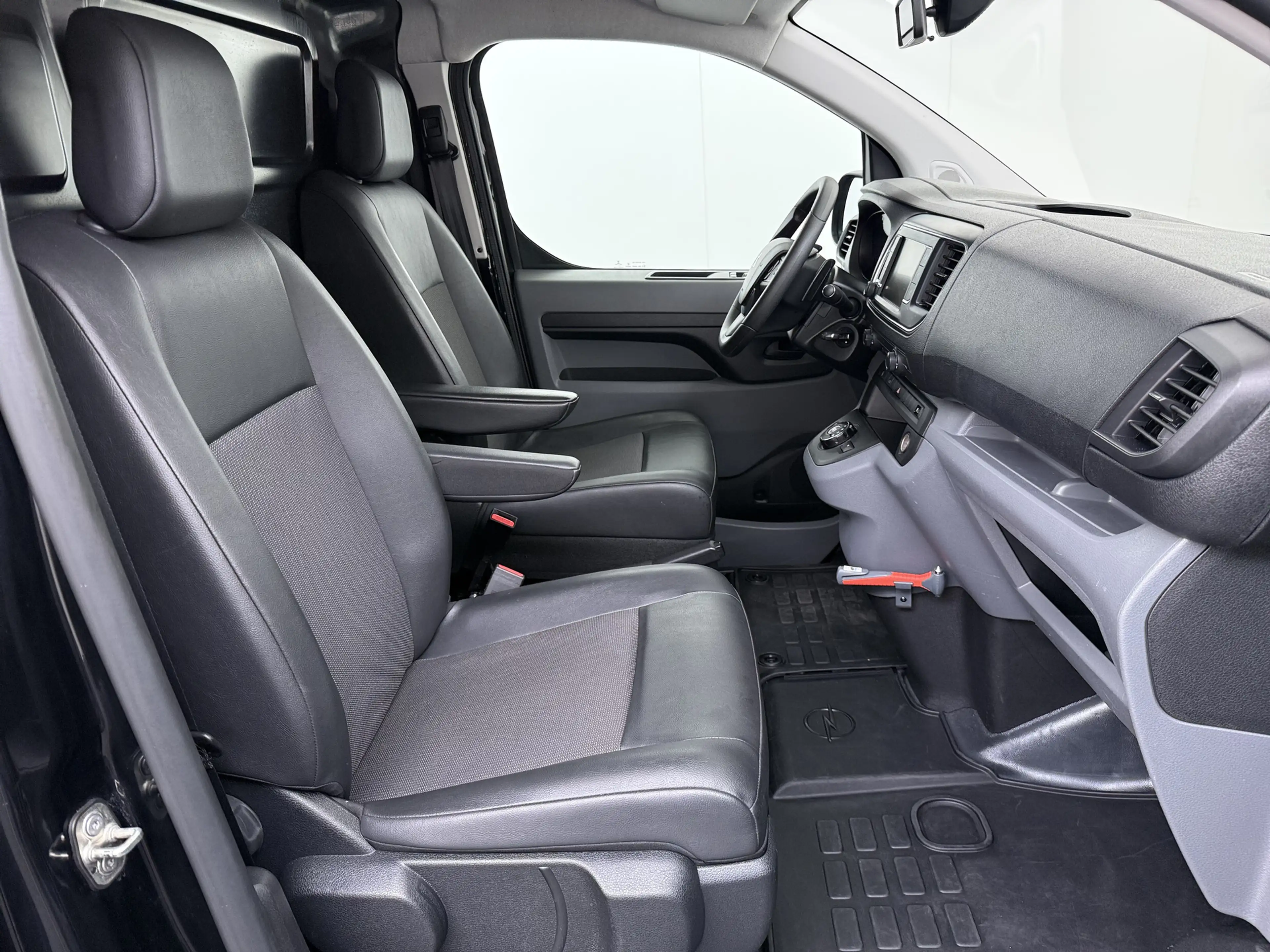 Peugeot Expert 2.0HDI 123PK Automaat Euro 6 Navi Apple Carplay An — photo 10