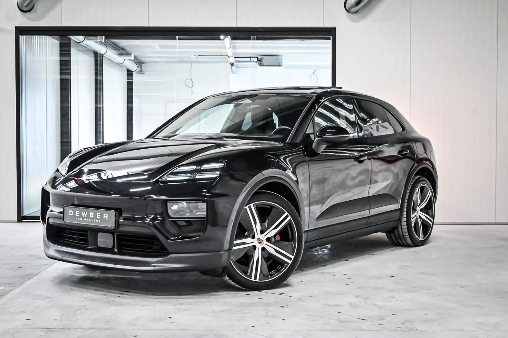 Porsche Macan Macan 4S 22" CARBON/ PANO/ Trekhaak/ Adapt Cruise Zwart - 1