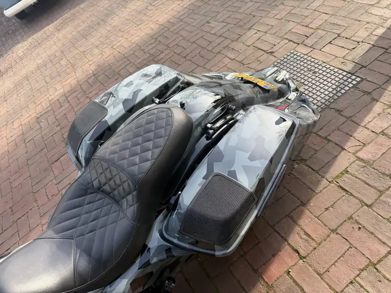 Harley-Davidson Street Glide - foto 8