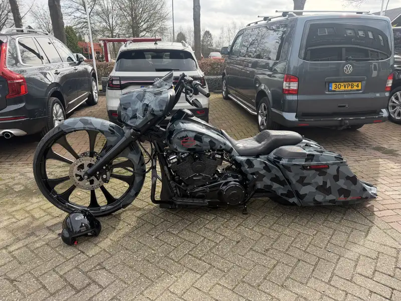 Harley-Davidson Street Glide - foto 3