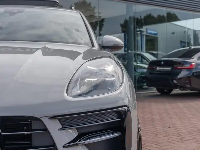 Porsche Macan view 20