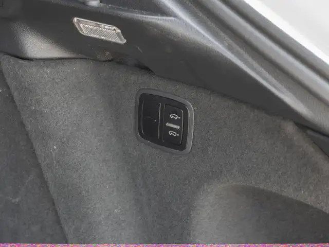 Porsche Macan view 27
