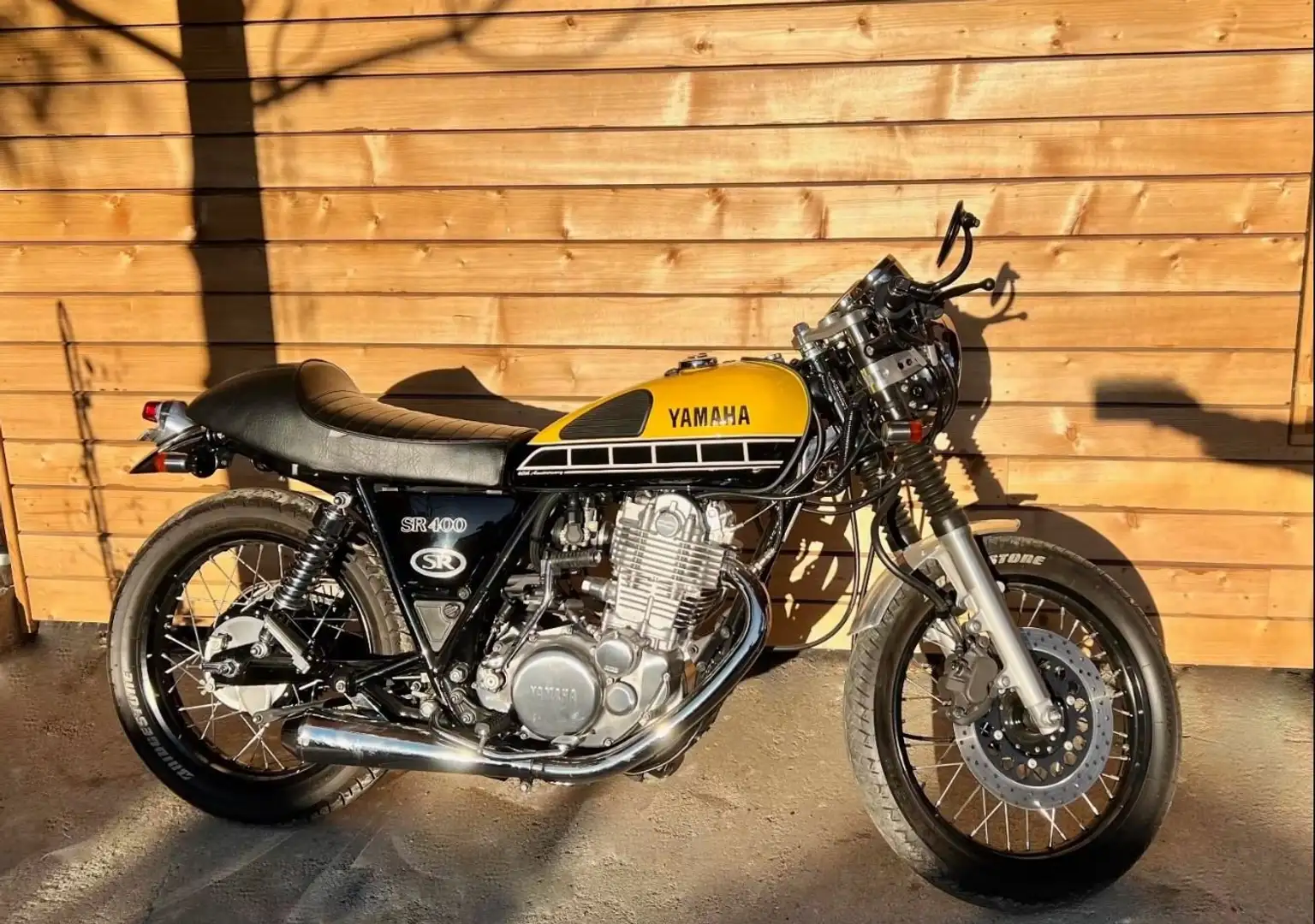 Yamaha SR 400 Jaune - 1