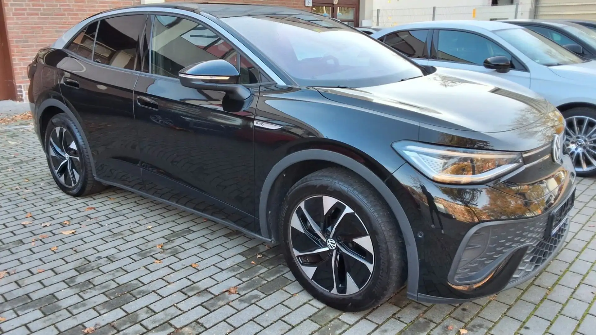 Volkswagen ID.5 Pro Performance 150 kW Pano, 82Kwh Schwarz - 2