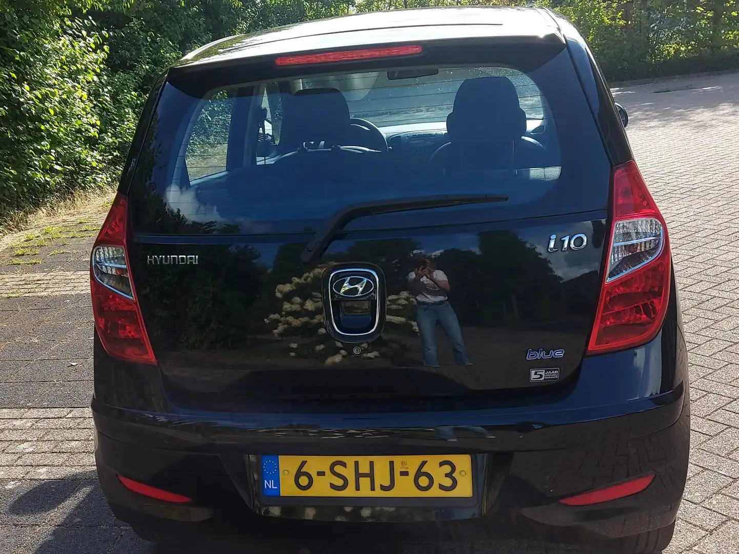 Hyundai i10 i10 1.0 i-Drive crna - 1