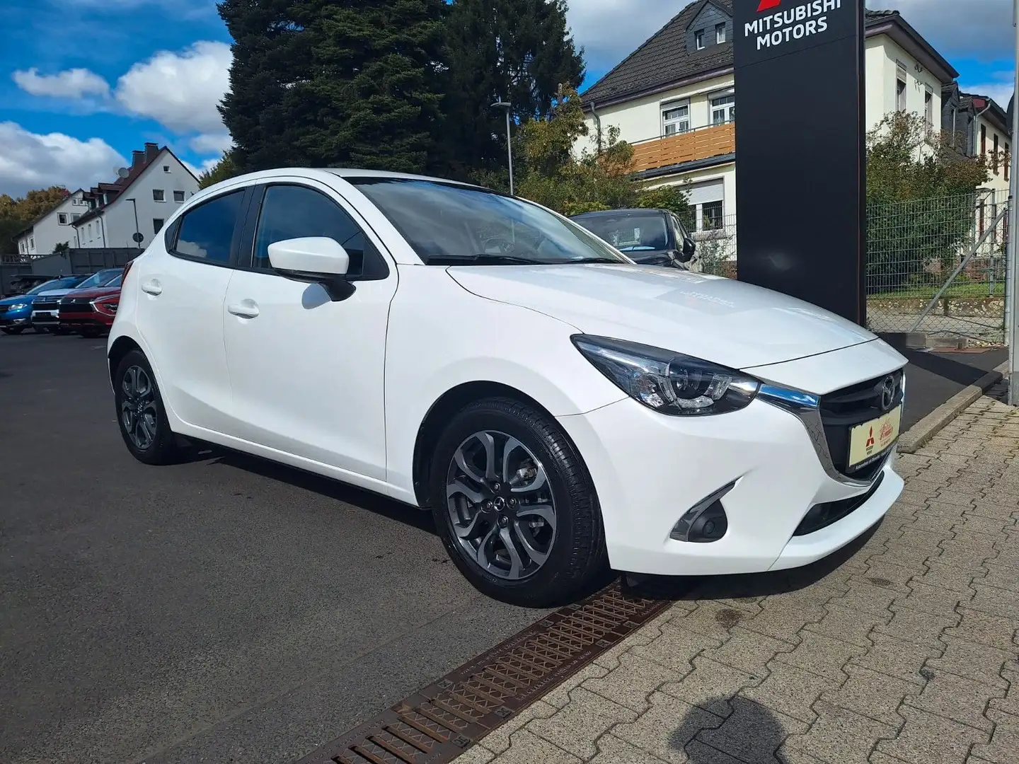 Mazda 2 Lim. 1.5 Kizoku Weiß - 2
