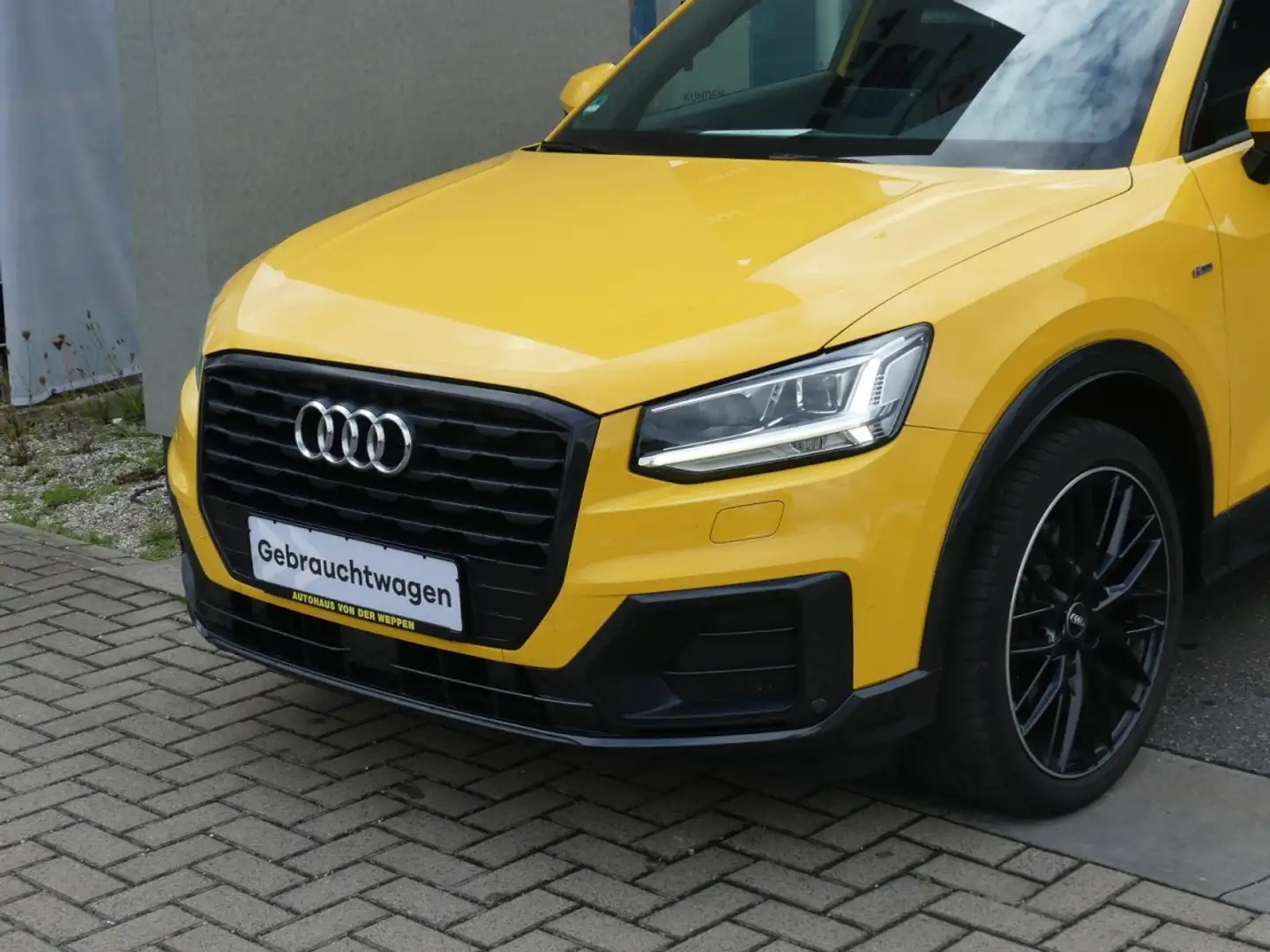 Audi Q2 Sport DSG S-Line Heckklappe el., Navi, LED Klima Gelb - 2